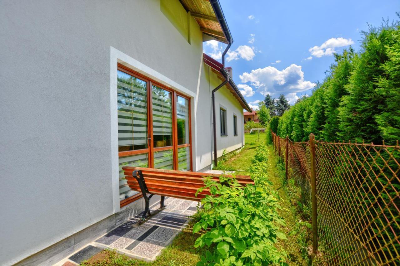 Ceglany Apartament 下乌斯奇基 外观 照片
